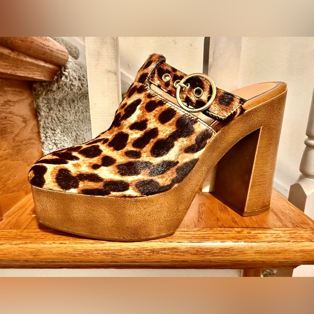 Gianni Bini Leopard Print Platform Mules used 1x in runway showing. Like new